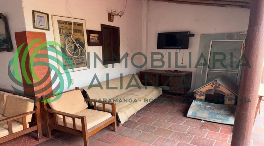 Casa de 5 alcobas en venta en Centro, Girón, 141 m² · foto 10 de 16
