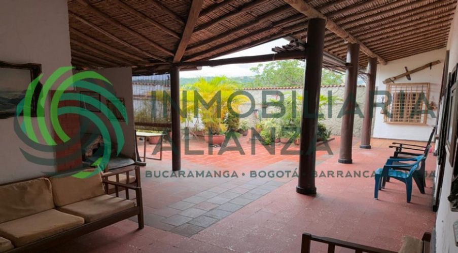 Casa de 5 alcobas en venta en Centro, Girón, 141 m² · foto 11 de 16