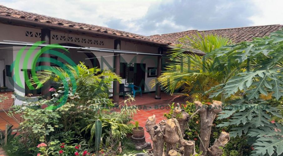 Casa de 5 alcobas en venta en Centro, Girón, 141 m² · foto 14 de 16