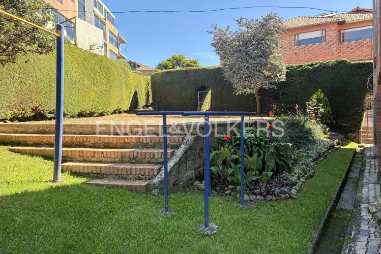 Casa de 3 alcobas en venta en Gratamira, Bogotá, 285 m² · foto 8 de 18