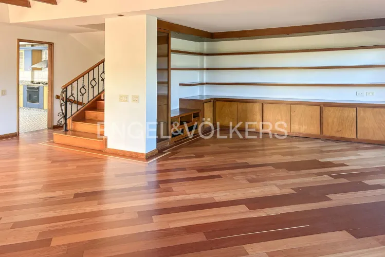 Casa de 3 alcobas en venta en Gratamira, Bogotá, 285 m² · foto 2 de 18