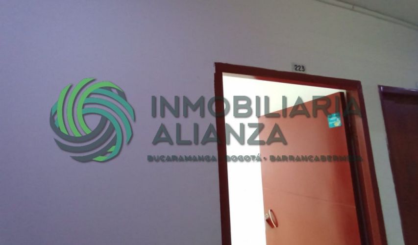 Oficina en arriendo en Centro, Bucaramanga, 15 m² · foto 2 de 5