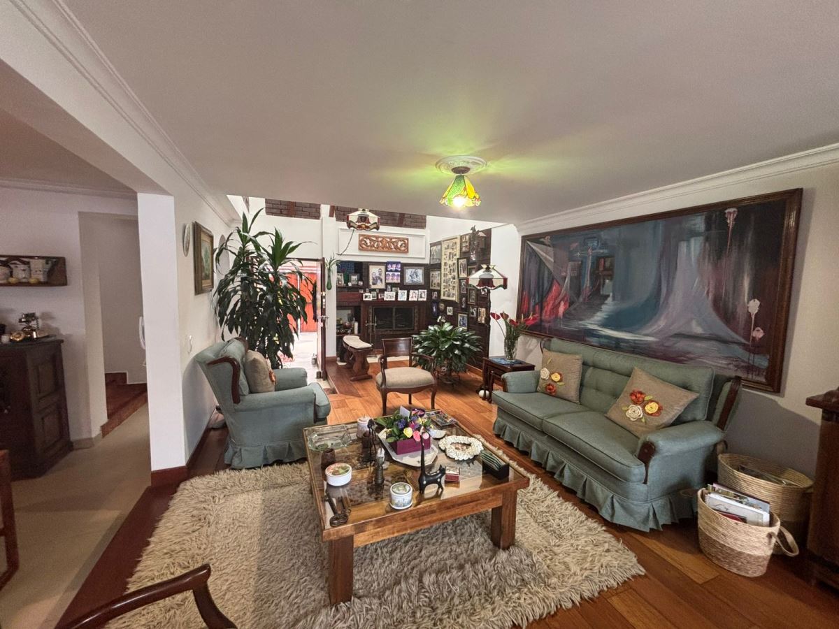 Casa en venta en San Jose De Bavaria, Bogotá · foto 4 de 24