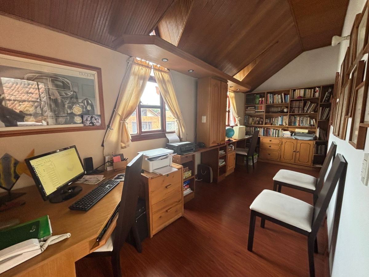 Casa en venta en San Jose De Bavaria, Bogotá · foto 10 de 24