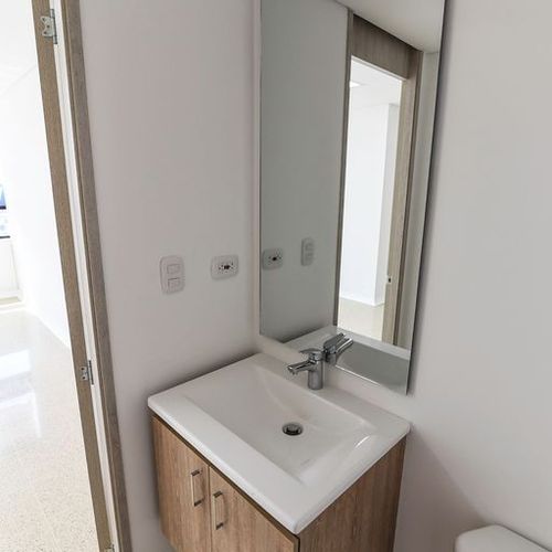Consultorio en venta en Las Vegas, Envigado, 37 m² · foto 8 de 9