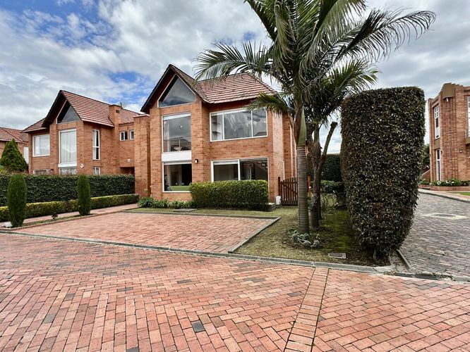Casa de 3 alcobas en venta en Bojaca, Chía, 151 m² · foto 2 de 24