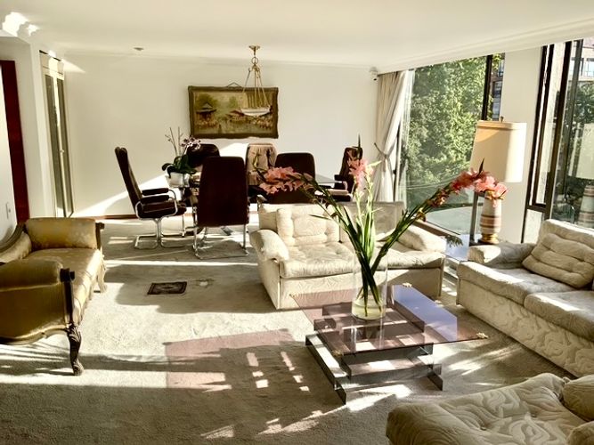 Apartamento de 3 alcobas en venta en La Carolina, Bogotá, 152 m² · foto 4 de 24