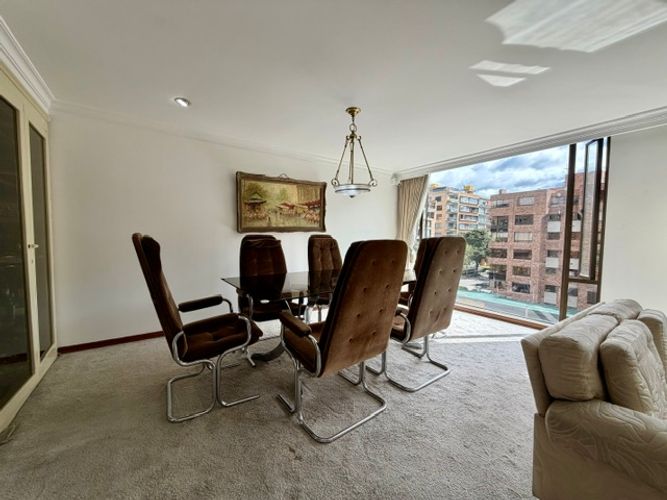 Apartamento de 3 alcobas en venta en La Carolina, Bogotá, 152 m² · foto 7 de 24