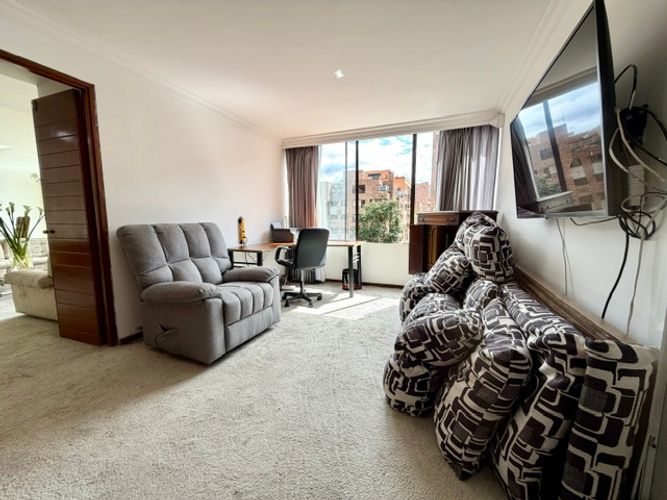 Apartamento de 3 alcobas en venta en La Carolina, Bogotá, 152 m² · foto 12 de 24