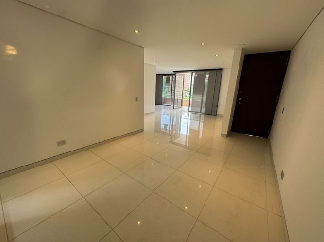 Apartamento de 3 alcobas en arriendo en El Poblado, Medellín, 140 m² · foto 7 de 21