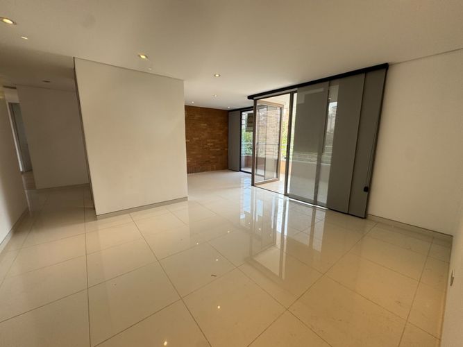 Apartamento de 3 alcobas en arriendo en El Poblado, Medellín, 140 m² · foto 8 de 21