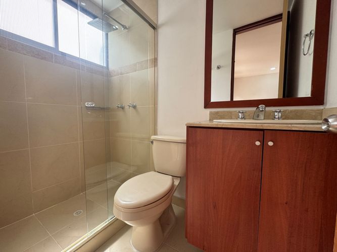 Apartamento de 3 alcobas en arriendo en El Poblado, Medellín, 140 m² · foto 17 de 21