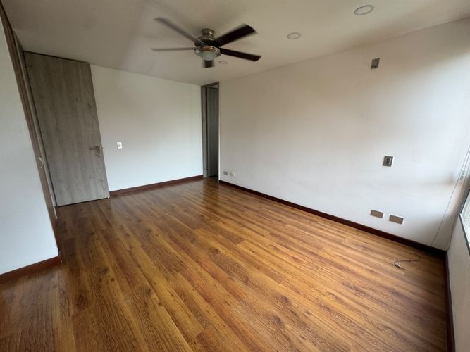 Apartamento de 3 alcobas en arriendo en El Poblado, Medellín, 140 m² · foto 19 de 21