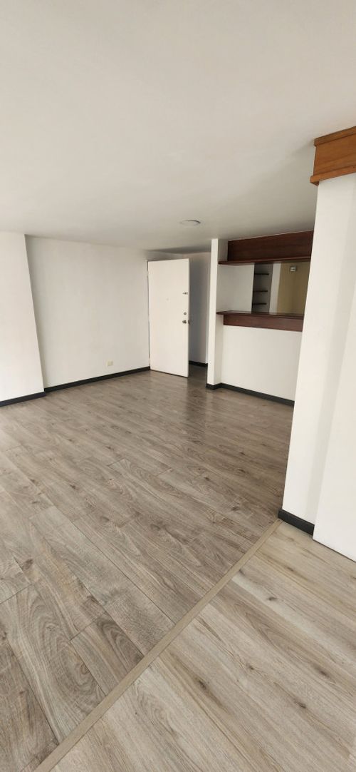 Apartaestudio en arriendo en Los Naranjos, Medellín, 55 m² · foto 8 de 12