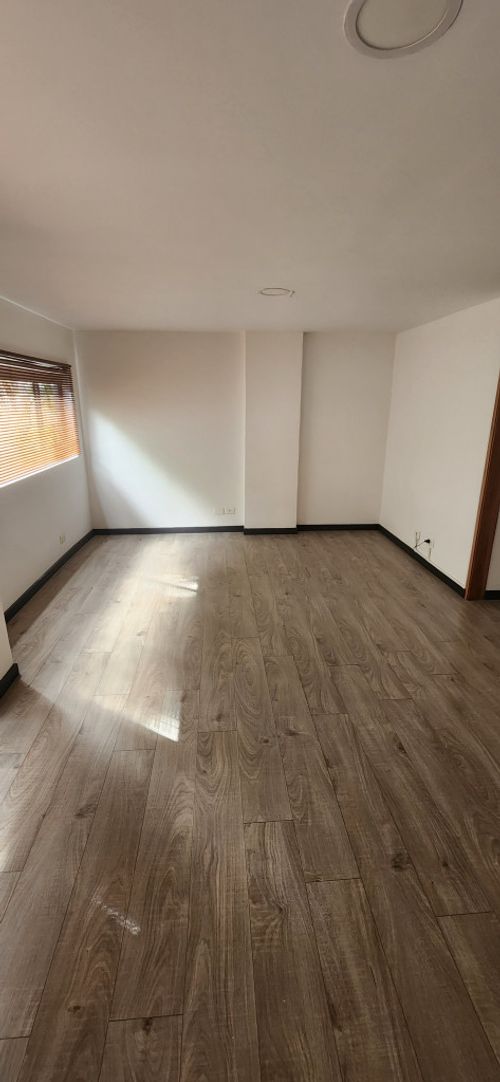 Apartaestudio en arriendo en Los Naranjos, Medellín, 55 m² · foto 9 de 12