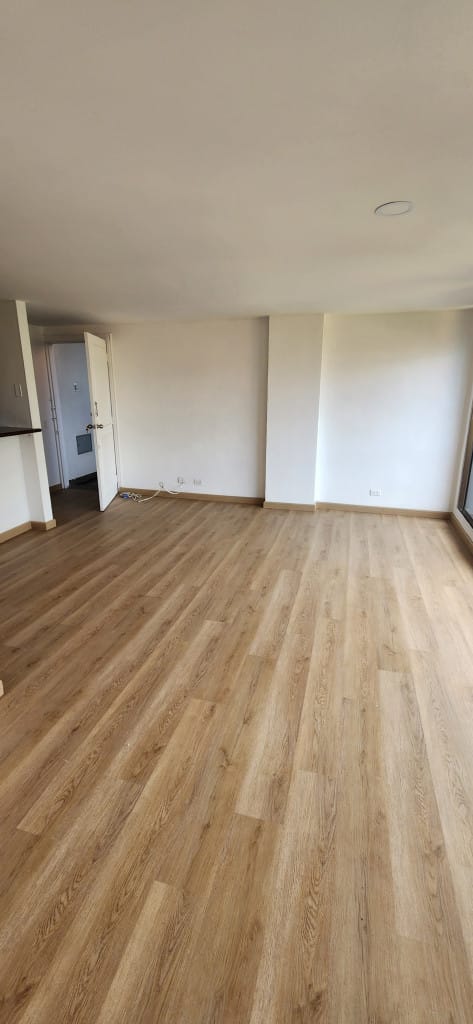 Apartamento de 2 alcobas en arriendo en Los Naranjos, Medellín, 101 m² · foto 5 de 14