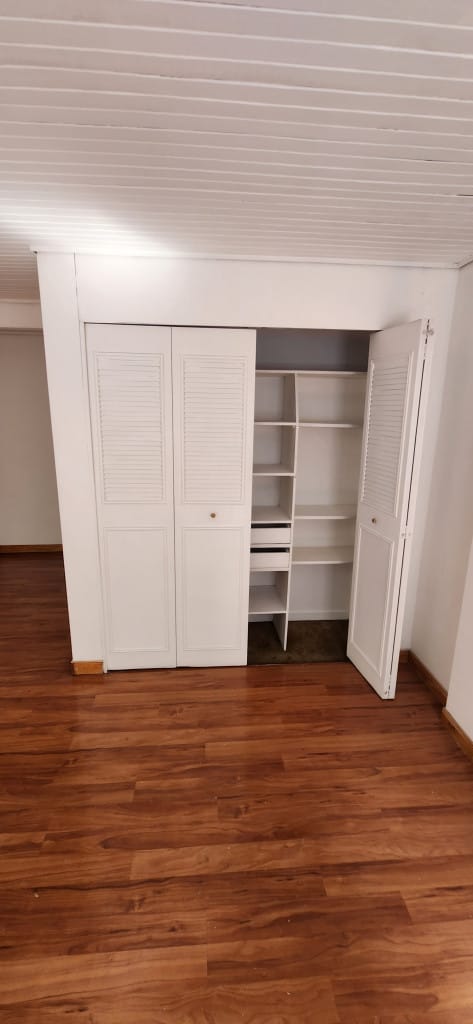 Apartamento de 2 alcobas en arriendo en Los Naranjos, Medellín, 101 m² · foto 13 de 14