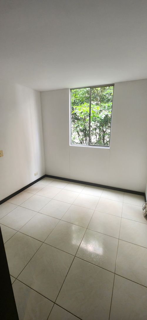 Apartamento de 3 alcobas en arriendo en Villa Carlota, Medellín, 85 m² · foto 6 de 13