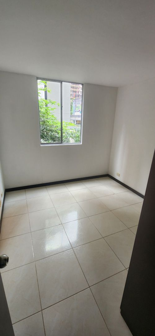 Apartamento de 3 alcobas en arriendo en Villa Carlota, Medellín, 85 m² · foto 8 de 13
