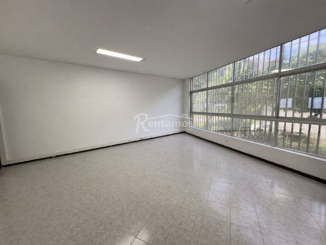 Local en arriendo en Patio Bonito, Medellín, 38 m² · foto 2 de 20