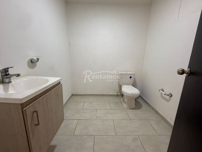Local en arriendo en Patio Bonito, Medellín, 38 m² · foto 15 de 20