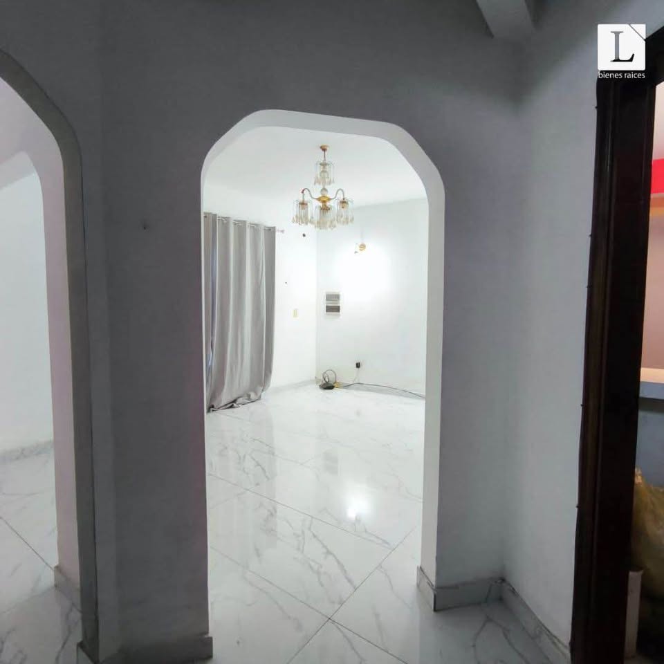 ALQUILO AMPLIA RESIDENCIA, ESPECIAL PARA VIVIENDA U OFICINA ?Barrio Hipódromo⁣ — foto 2