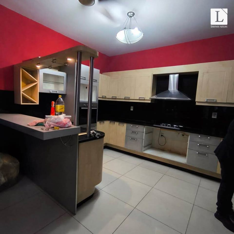 ALQUILO AMPLIA RESIDENCIA, ESPECIAL PARA VIVIENDA U OFICINA ?Barrio Hipódromo⁣ — foto 3