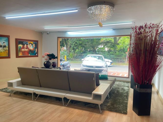 Oficina en arriendo en El Poblado, Medellín, 430 m² · foto 8 de 20