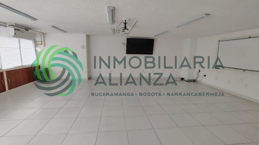 Oficina en arriendo en Centro, Bucaramanga, 57 m² · foto 2 de 8