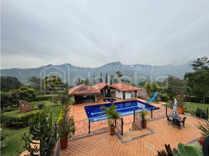 Finca en venta en Monta�Ita, Copacabana, 600 m² · foto 9 de 24