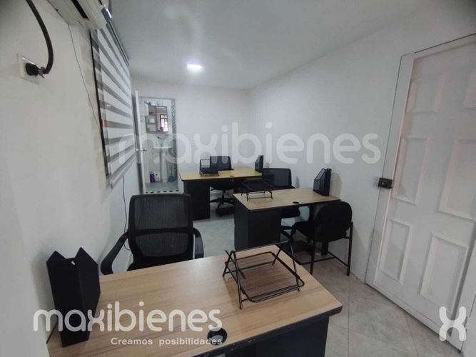 Oficina en arriendo en Los Colores, Medellín, 20 m² · foto 2 de 5