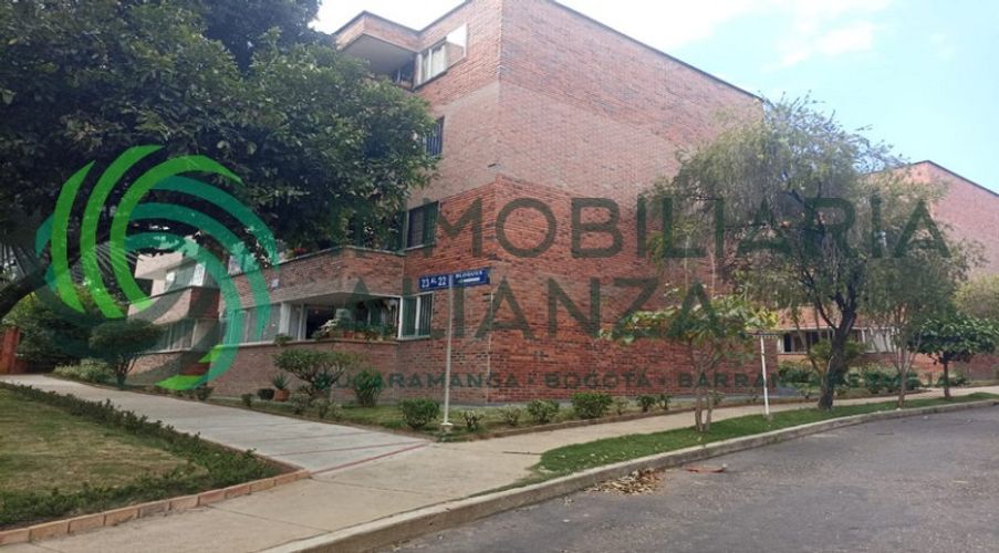 Apartamento de 3 alcobas en venta en Antiguo Campestre, Bucaramanga, 107 m² · foto 2 de 19