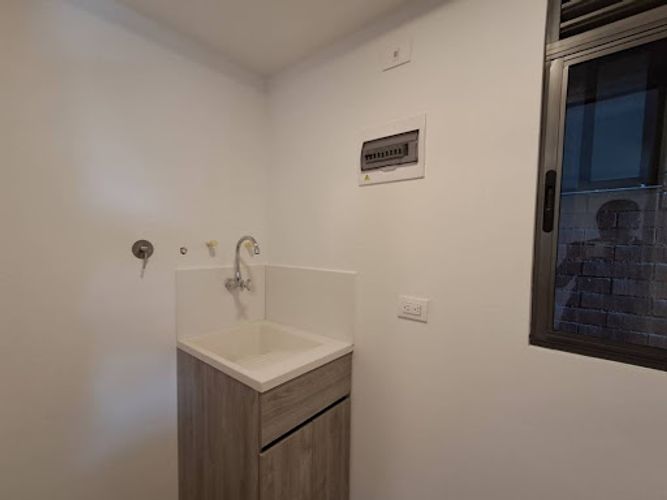 Apartamento de 3 alcobas en arriendo en Ciudad Del Río, Medellín, 78 m² · foto 3 de 24