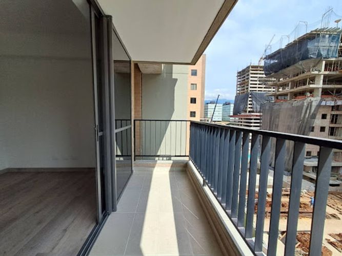 Apartamento de 3 alcobas en arriendo en Ciudad Del Río, Medellín, 78 m² · foto 8 de 24