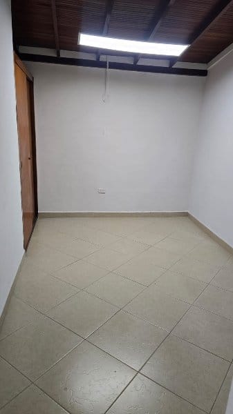 Oficina en arriendo en Suramericana, Medellín, 200 m² · foto 4 de 19
