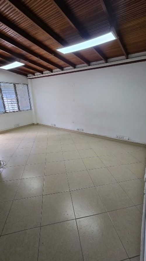 Oficina en arriendo en Suramericana, Medellín, 200 m² · foto 8 de 19