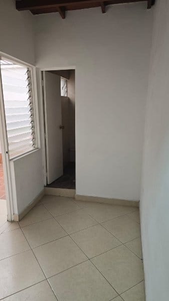 Oficina en venta en Suramericana, Medellín, 200 m² · foto 2 de 19