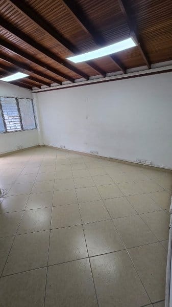 Oficina en venta en Suramericana, Medellín, 200 m² · foto 8 de 19