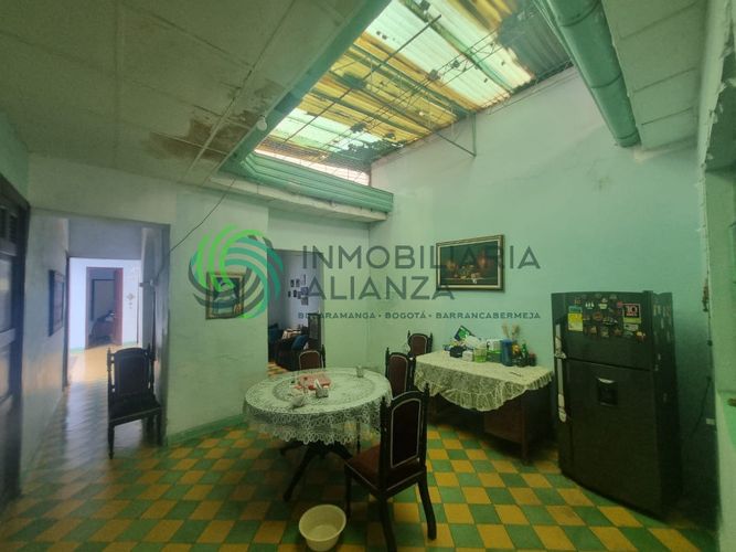 Casa de 5 alcobas en venta en Antonia Santos Centro, Bucaramanga, 260 m² · foto 3 de 24