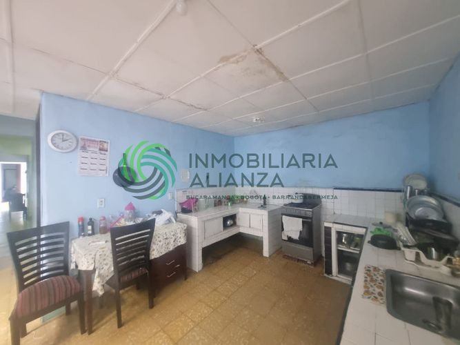 Casa de 5 alcobas en venta en Antonia Santos Centro, Bucaramanga, 260 m² · foto 5 de 24
