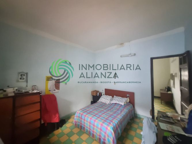 Casa de 5 alcobas en venta en Antonia Santos Centro, Bucaramanga, 260 m² · foto 6 de 24