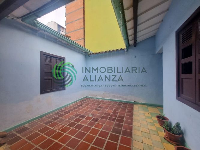 Casa de 5 alcobas en venta en Antonia Santos Centro, Bucaramanga, 260 m² · foto 8 de 24