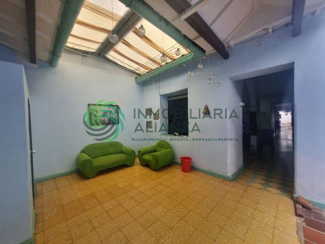 Casa de 5 alcobas en venta en Antonia Santos Centro, Bucaramanga, 260 m² · foto 18 de 24