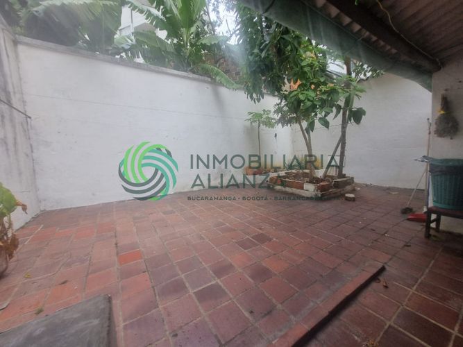 Casa de 5 alcobas en venta en Antonia Santos Centro, Bucaramanga, 260 m² · foto 23 de 24