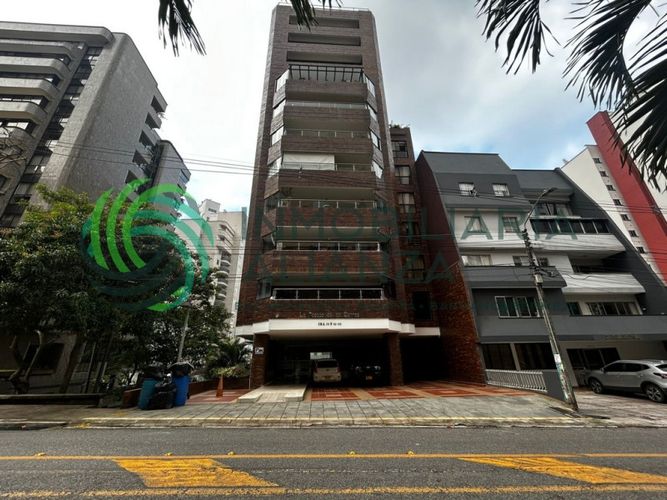 Apartamento de 3 alcobas en venta en Cabecera Del Llano, Bucaramanga, 256 m² · foto 1 de 24