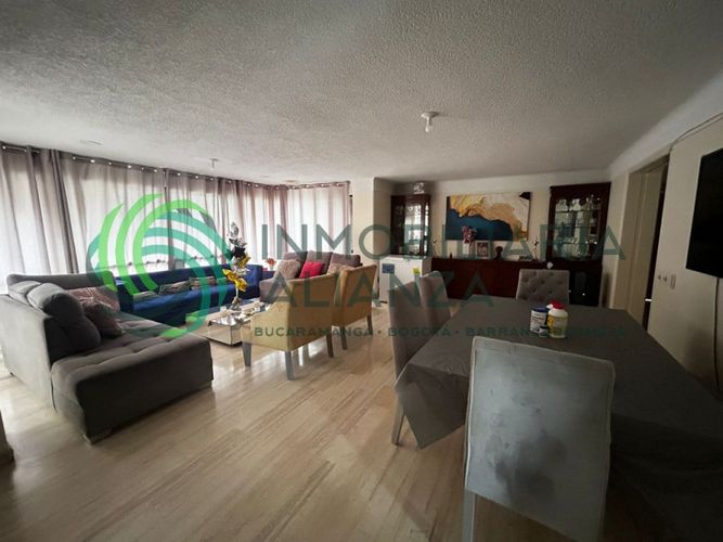 Apartamento de 3 alcobas en venta en Cabecera Del Llano, Bucaramanga, 256 m² · foto 3 de 24