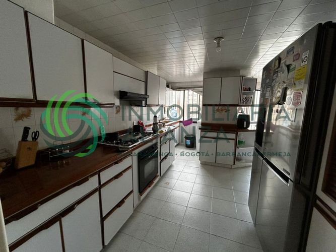 Apartamento de 3 alcobas en venta en Cabecera Del Llano, Bucaramanga, 256 m² · foto 6 de 24