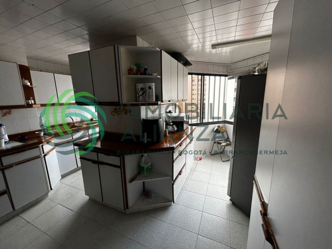 Apartamento de 3 alcobas en venta en Cabecera Del Llano, Bucaramanga, 256 m² · foto 7 de 24