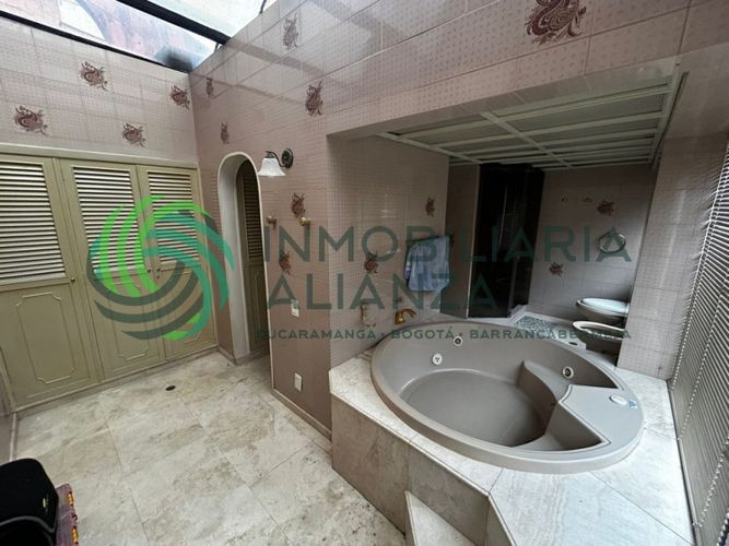 Apartamento de 3 alcobas en venta en Cabecera Del Llano, Bucaramanga, 256 m² · foto 24 de 24