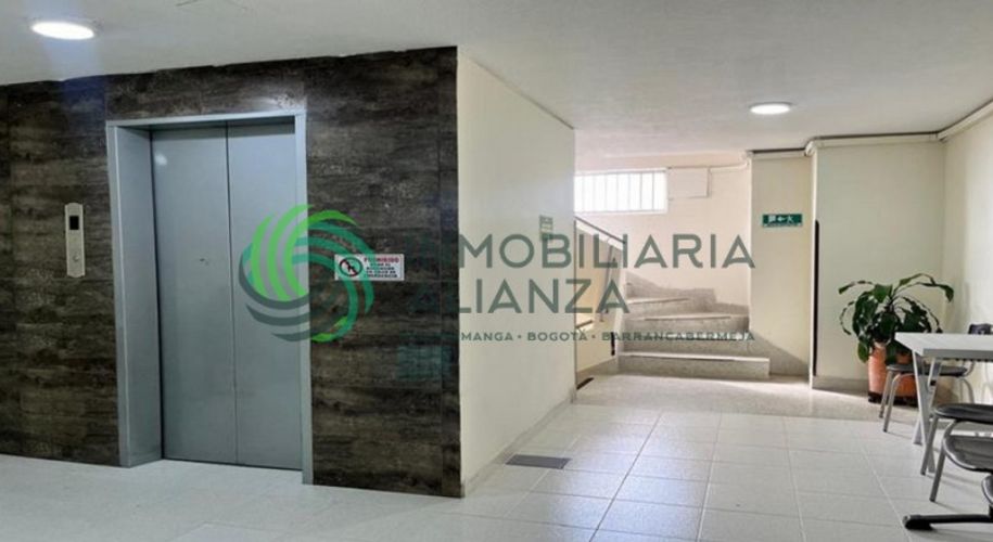 Oficina en venta en Centro, Bucaramanga, 34 m² · foto 2 de 11